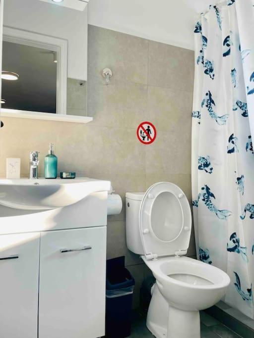 Cozy, Newly Renovated Apartment In Gavrio. מראה חיצוני תמונה